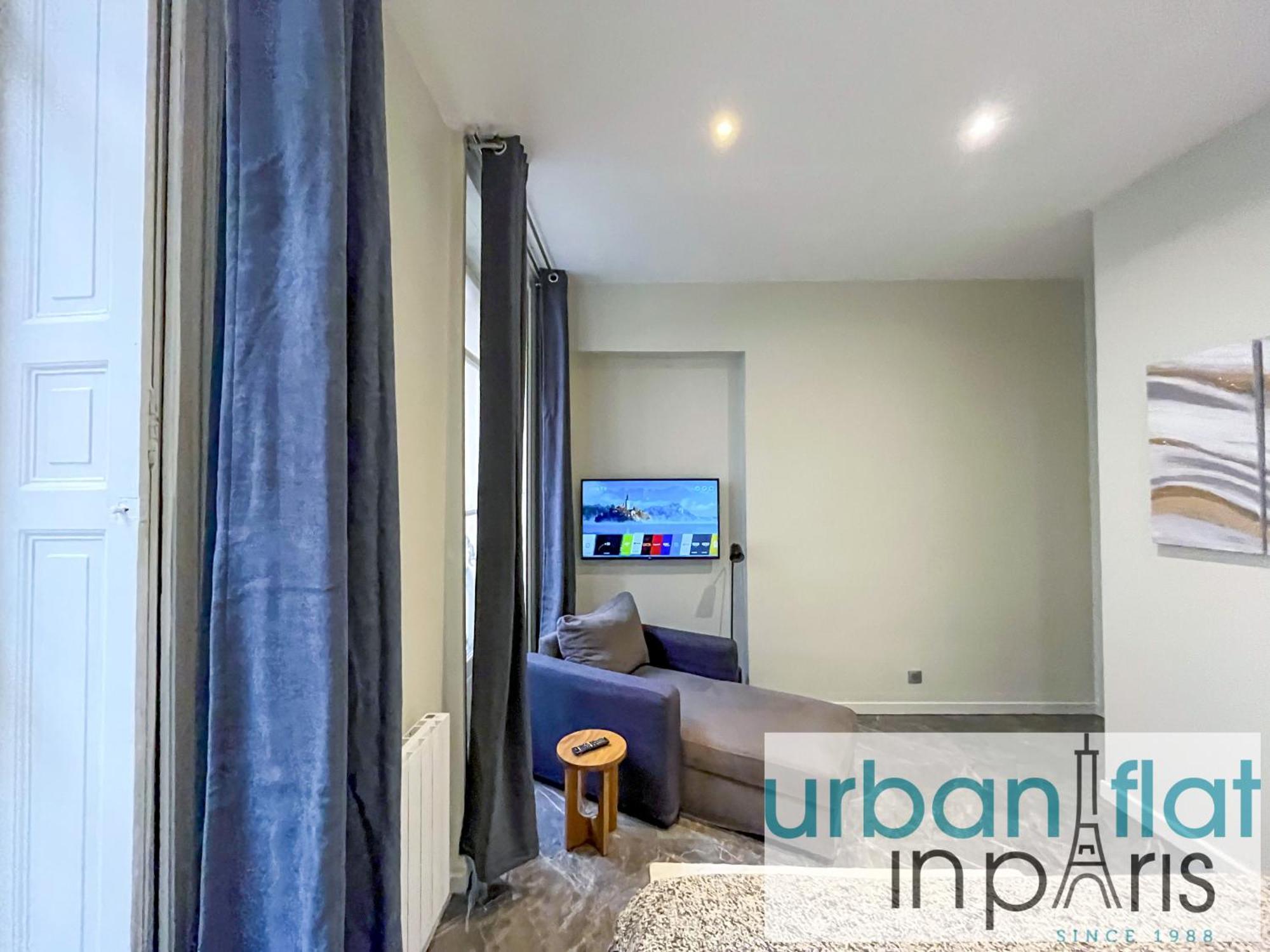 Urban Flat 63 - 3 Bedrooms Flat Champs-elysees Mermoz * Paris