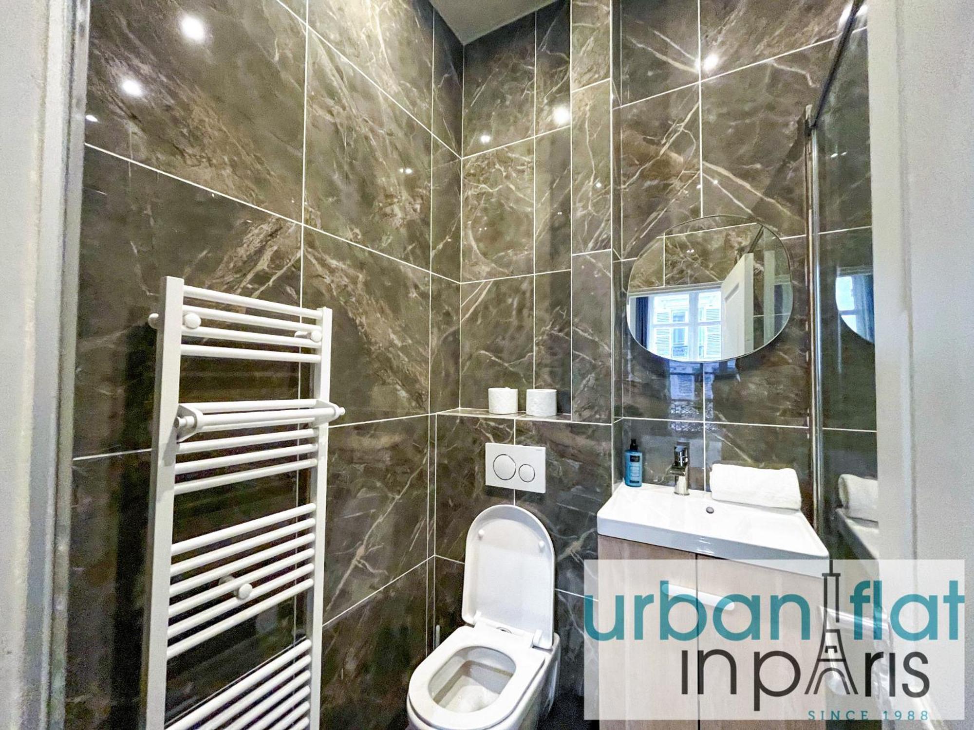 Urban Flat 63 - 3 Bedrooms Flat Champs-elysees Mermoz * Paris